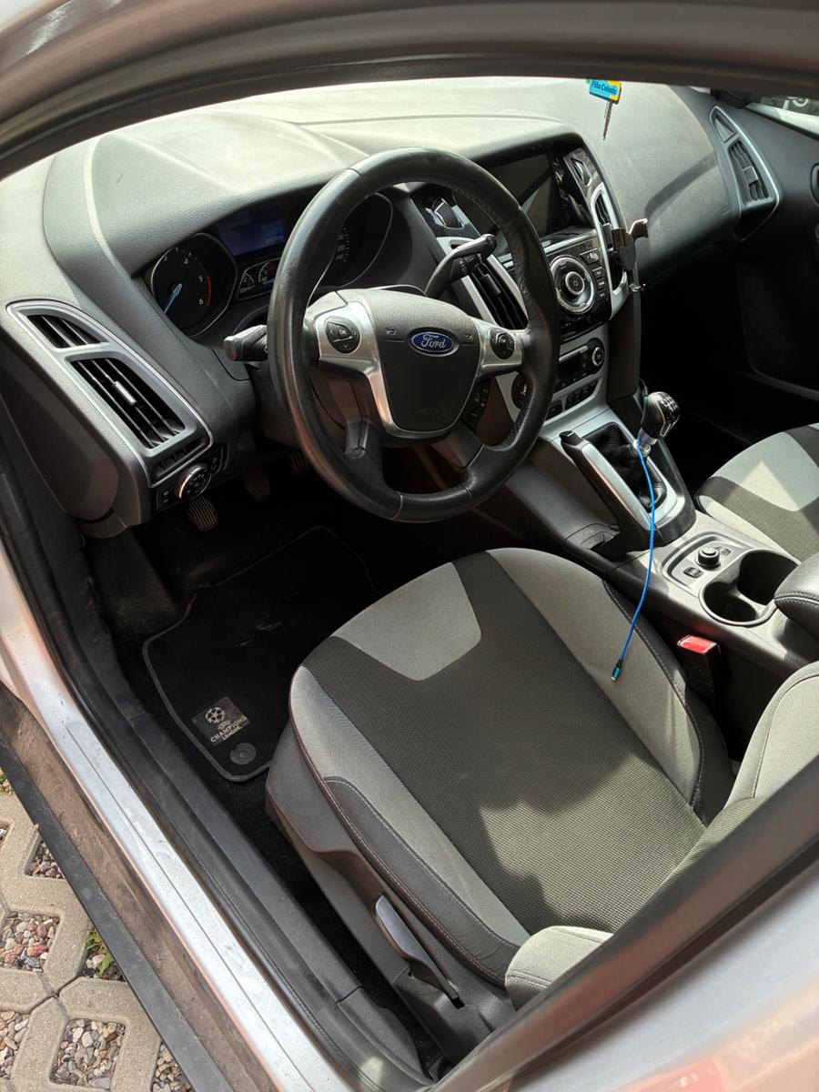 Ford Focus 2012 — photo 5