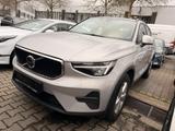 Volvo XC40 T2 Essential / Winter Paket / AHK / RFK - silberne Volvo XC40