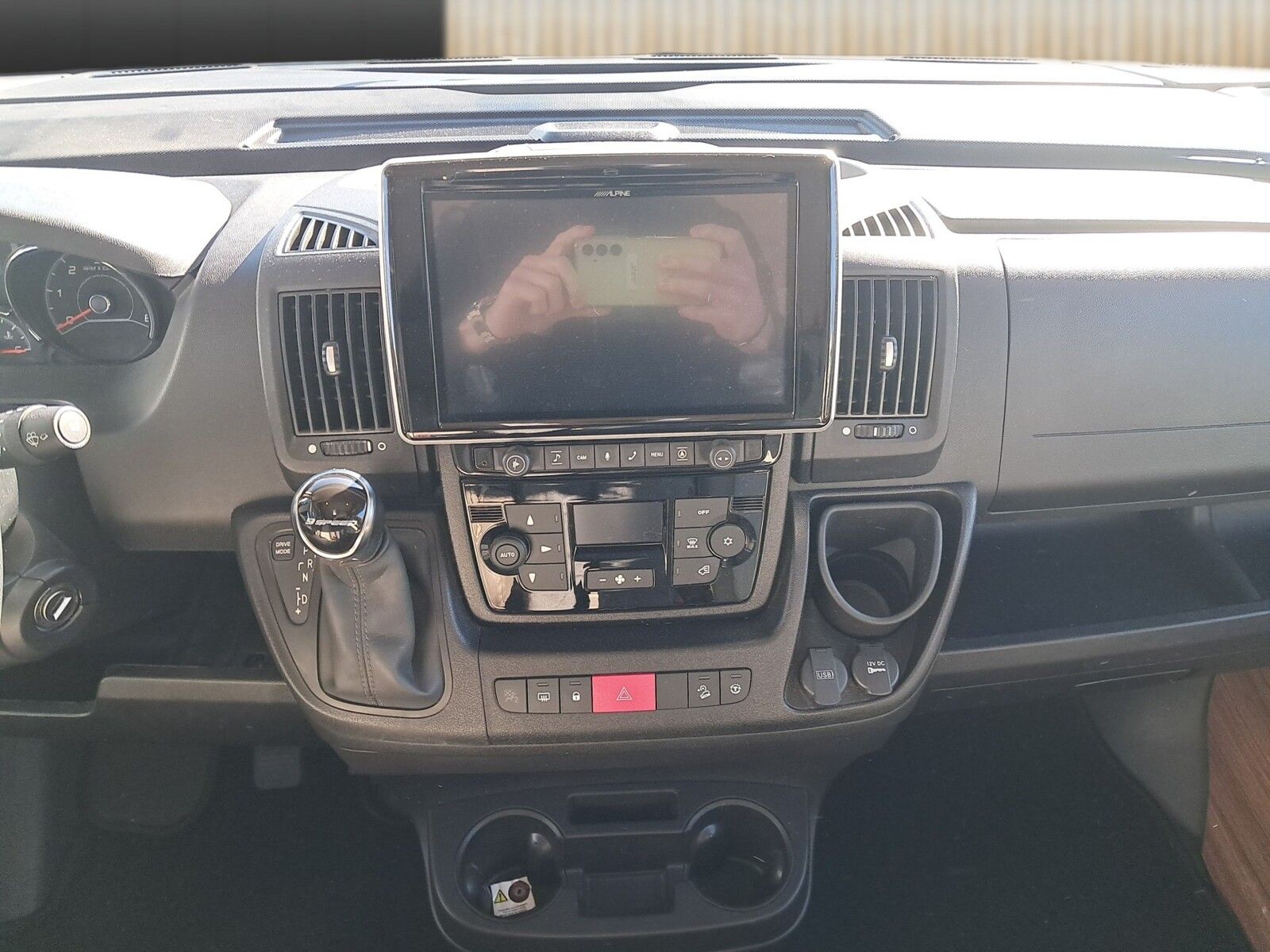 Fahrzeugabbildung Eura Mobil Integra 890 QB SAT,2xTV,2xSolar,Klimaanlage,RK