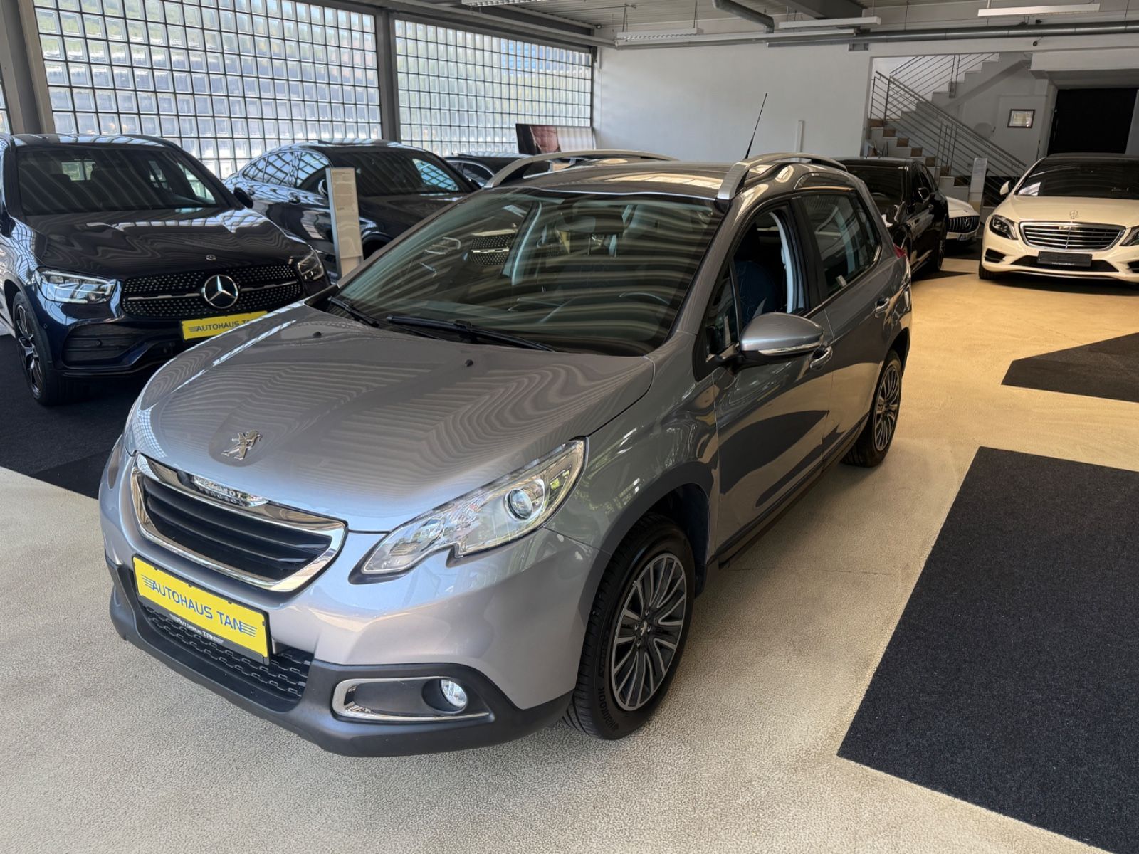 Fahrzeugabbildung Peugeot 2008 Active