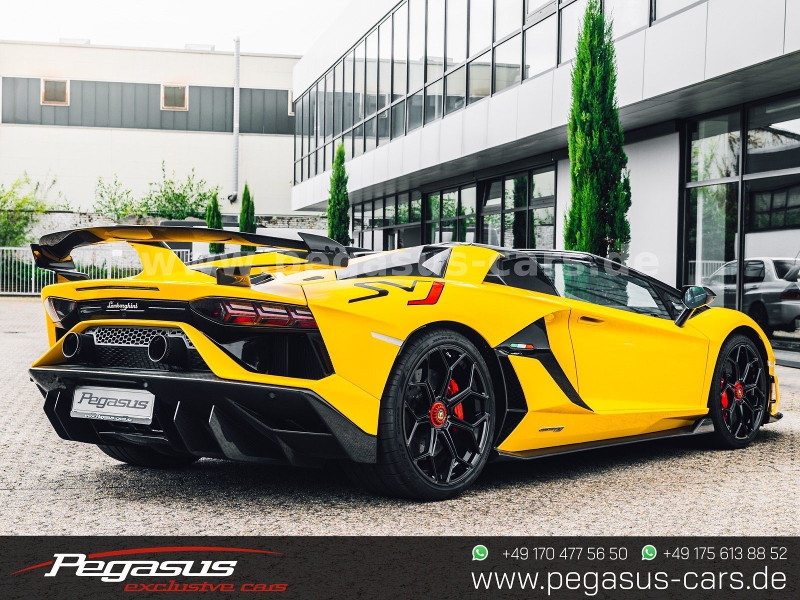 LAMBORGHINI Aventador - 39