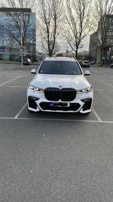 BMW X7 xDrive40d - - weiße BMW X7