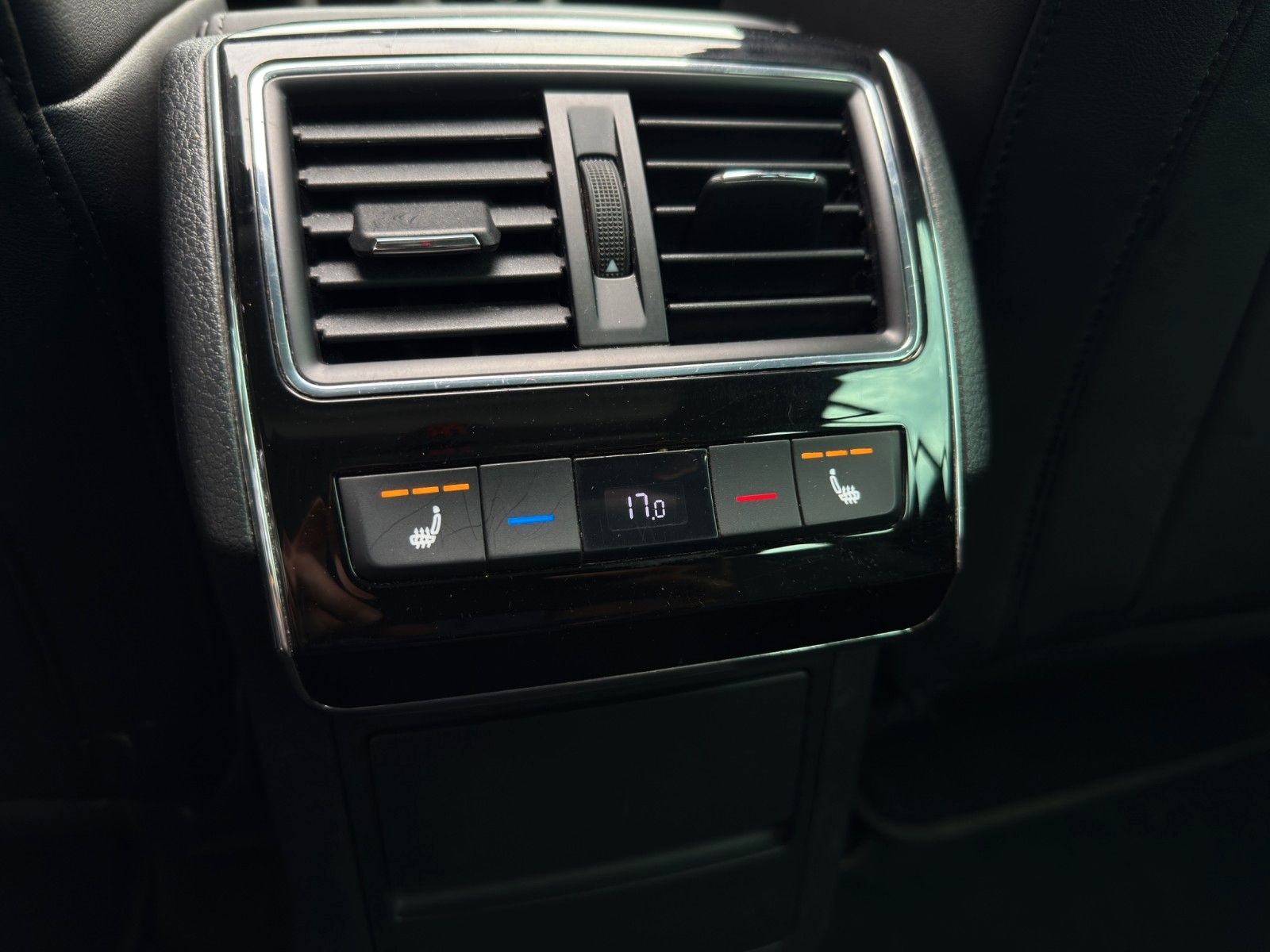 Fahrzeugabbildung SKODA Superb L&K 4x4*Pano*ACC*Kamera*Massage*Virt.Cock