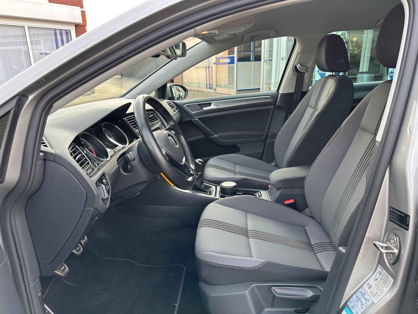 Fahrzeugabbildung Volkswagen Golf VII Variant 1.6 TDI Allstar AHK/Navi/SHZG