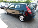 Hyundai i30*Xenon*Teilleder*Tempomat*SHZ*PDC* - Hyundai i30 aus 2011