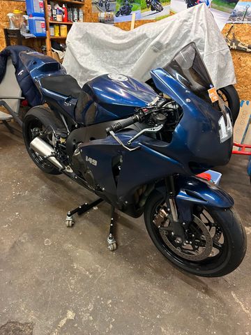 Honda Cbr 1000 rr Fireblade SC 59 Rennstrecke