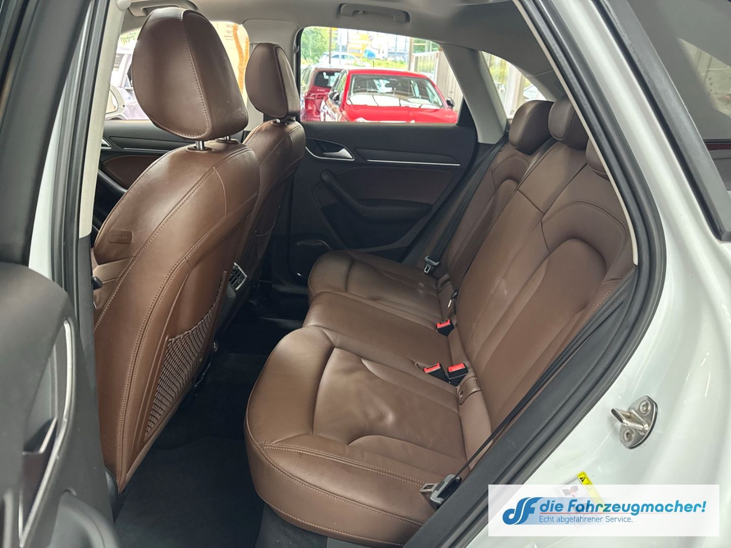 Fahrzeugabbildung Audi Q3 2.0 TDI quattro S line Sportpaket AD El. Pano