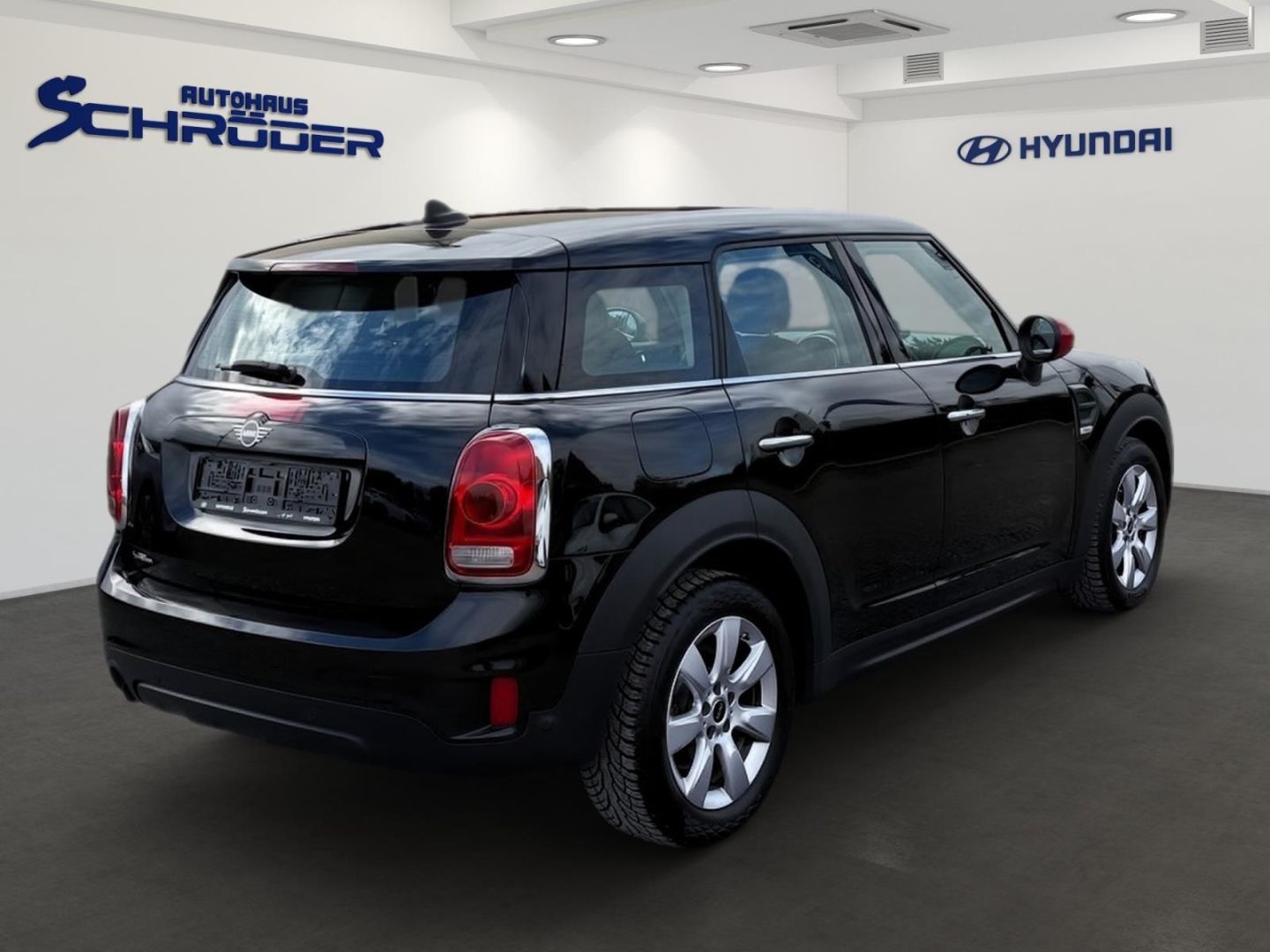 Fahrzeugabbildung MINI One Countryman COUNTRYMAN 1.5 Kombi Navigation