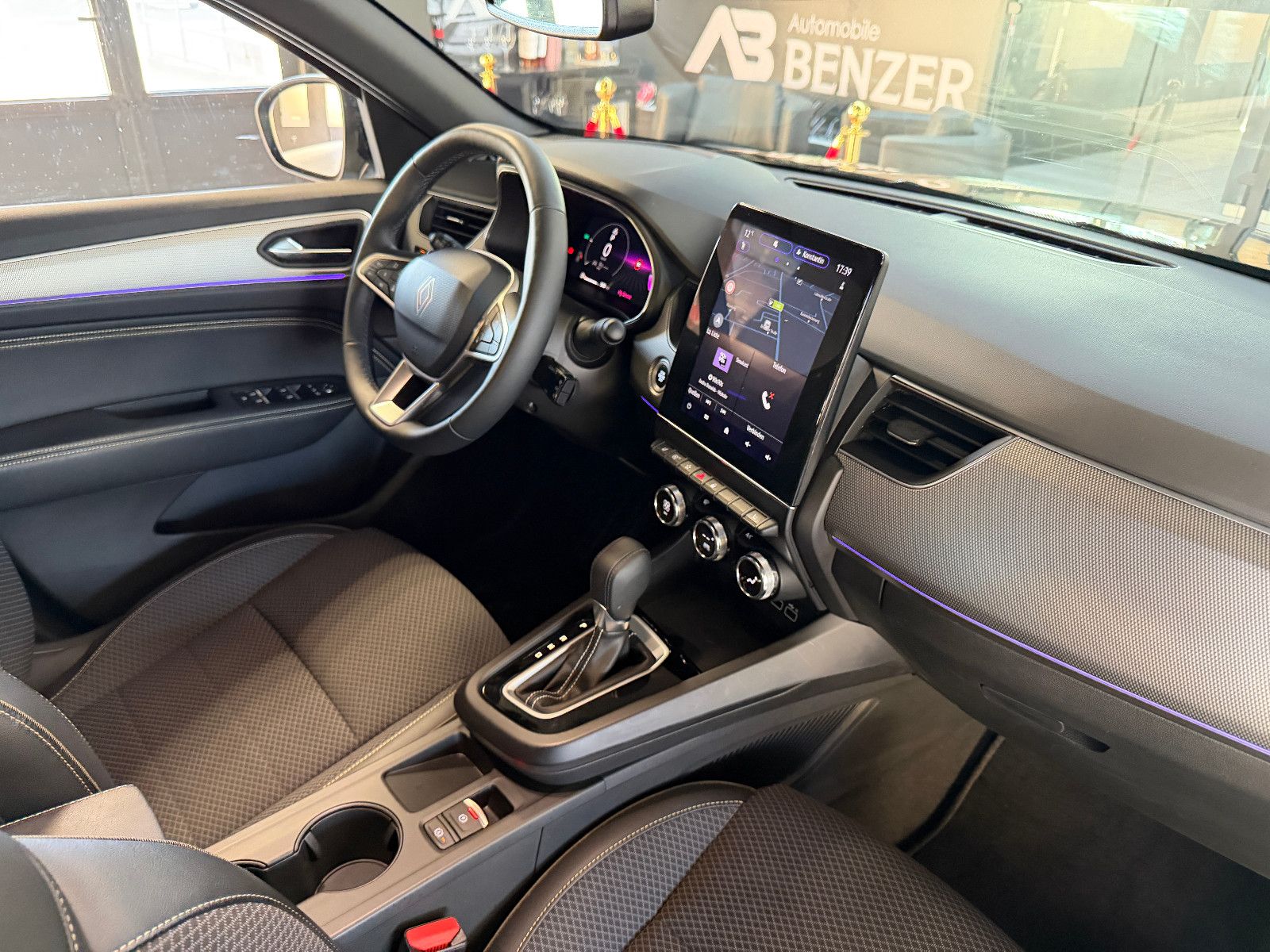 Fahrzeugabbildung Renault Arkana Techno/KAMERA/AMBIENTE/KAMERA/LEDER/ACC