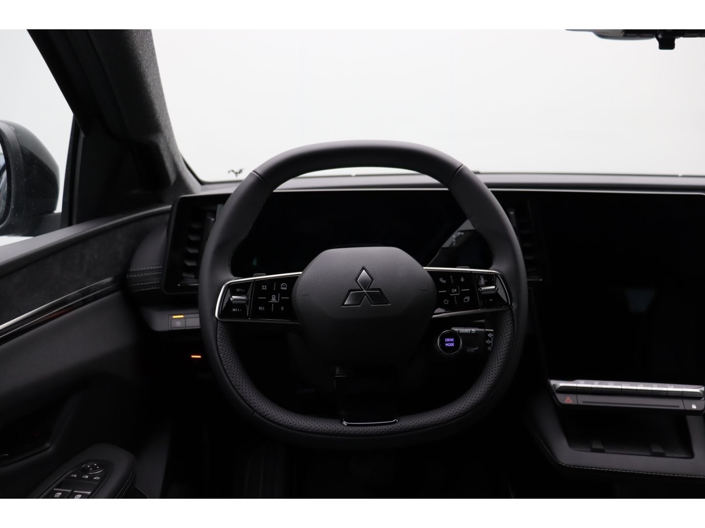 Fahrzeugabbildung Mitsubishi Eclipse Cross Diamant Top 11 KW ACC Totwinkelass