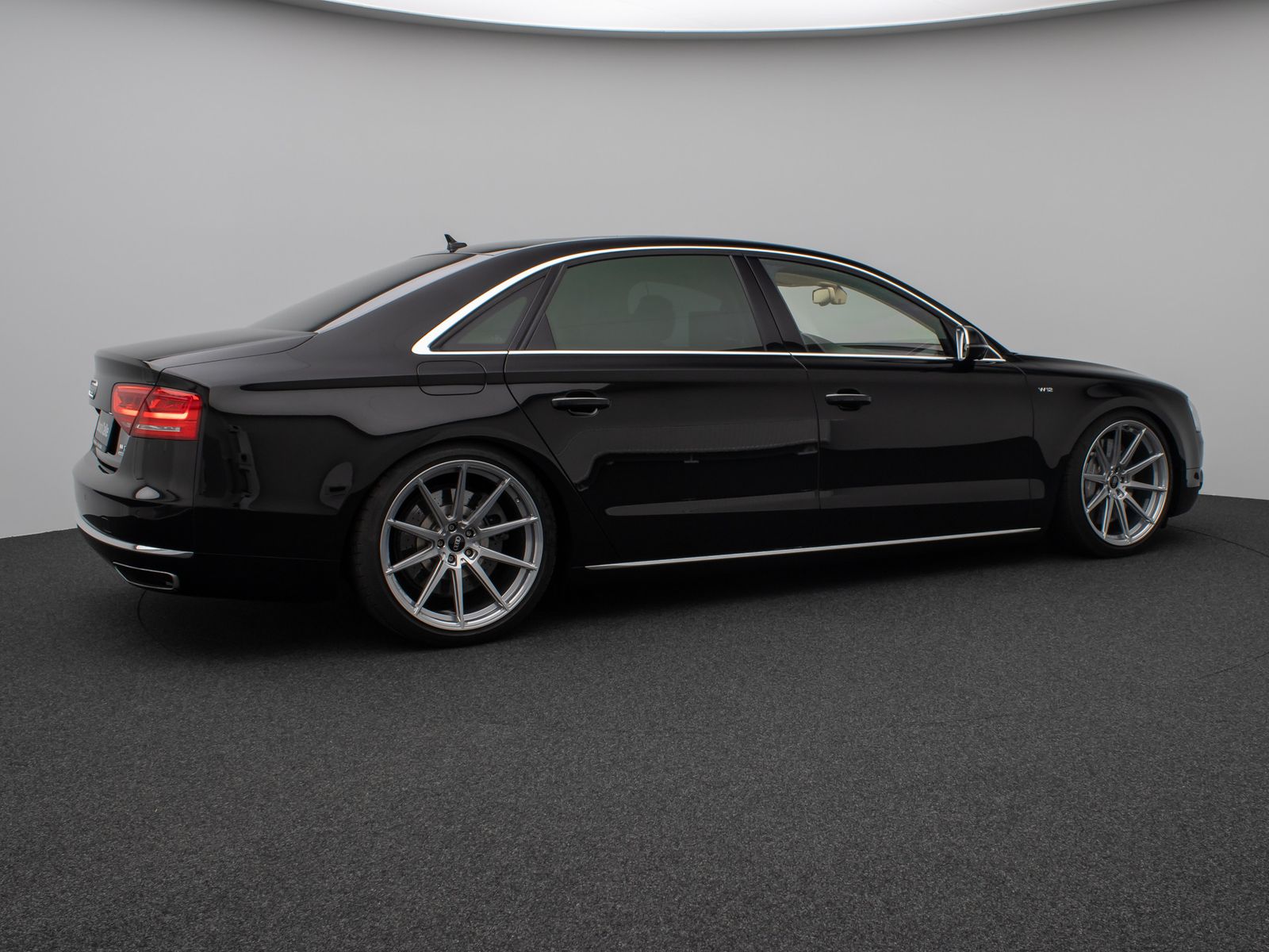 Fahrzeugabbildung Audi A8 W12 Lang Chauffeur GSD B&O Keramik TV Voll