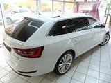 Skoda Superb Combi Style 4x4/2.0 TDI 190 PS DSG/AHK - Skoda Superb aus 2016 mit Diesel-Antrieb: Kombi, 2.0