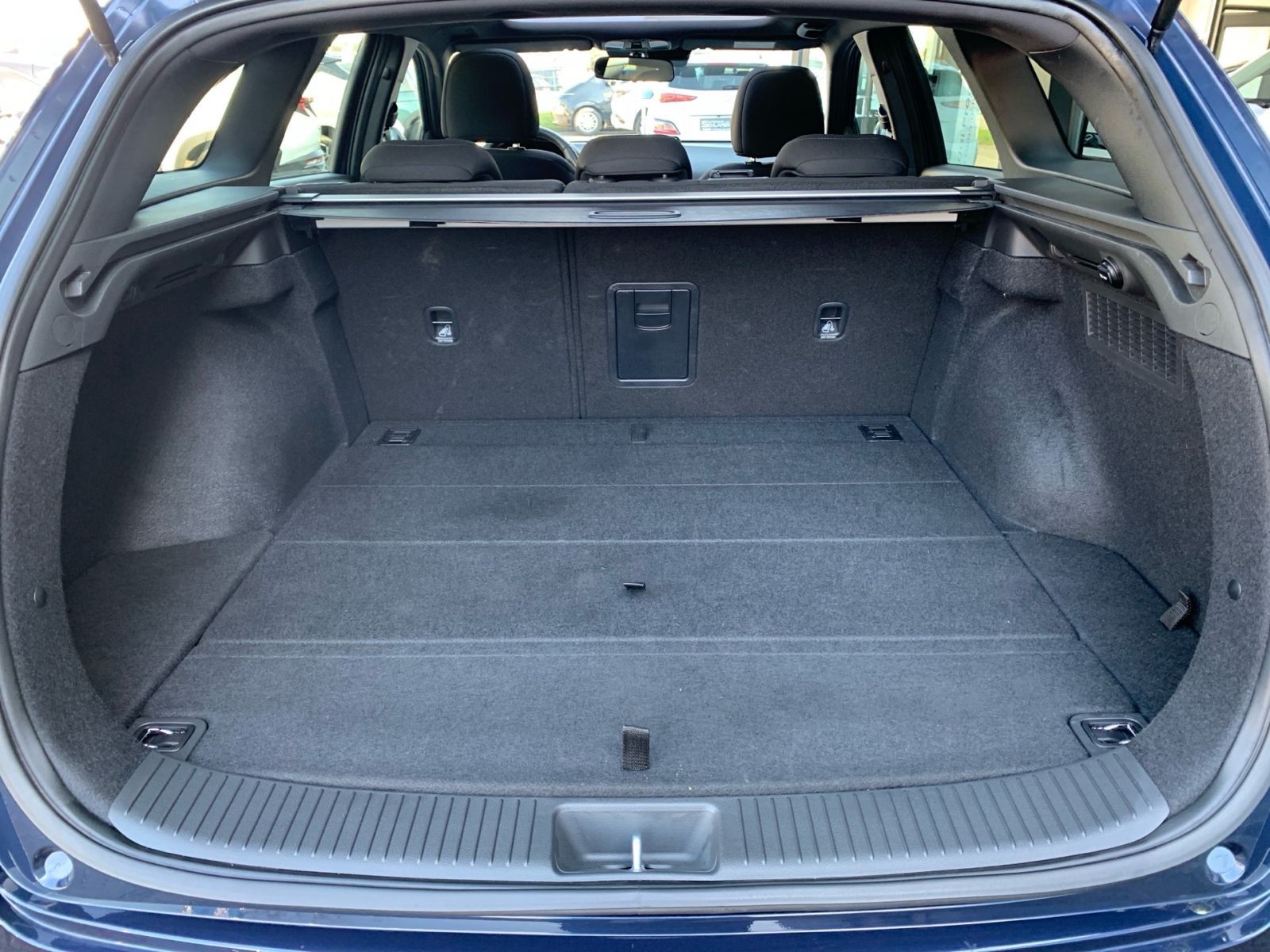 Fahrzeugabbildung Hyundai i30 Kombi 1.5 T-GDI 7-DCT Advantage Mild-Hybrid