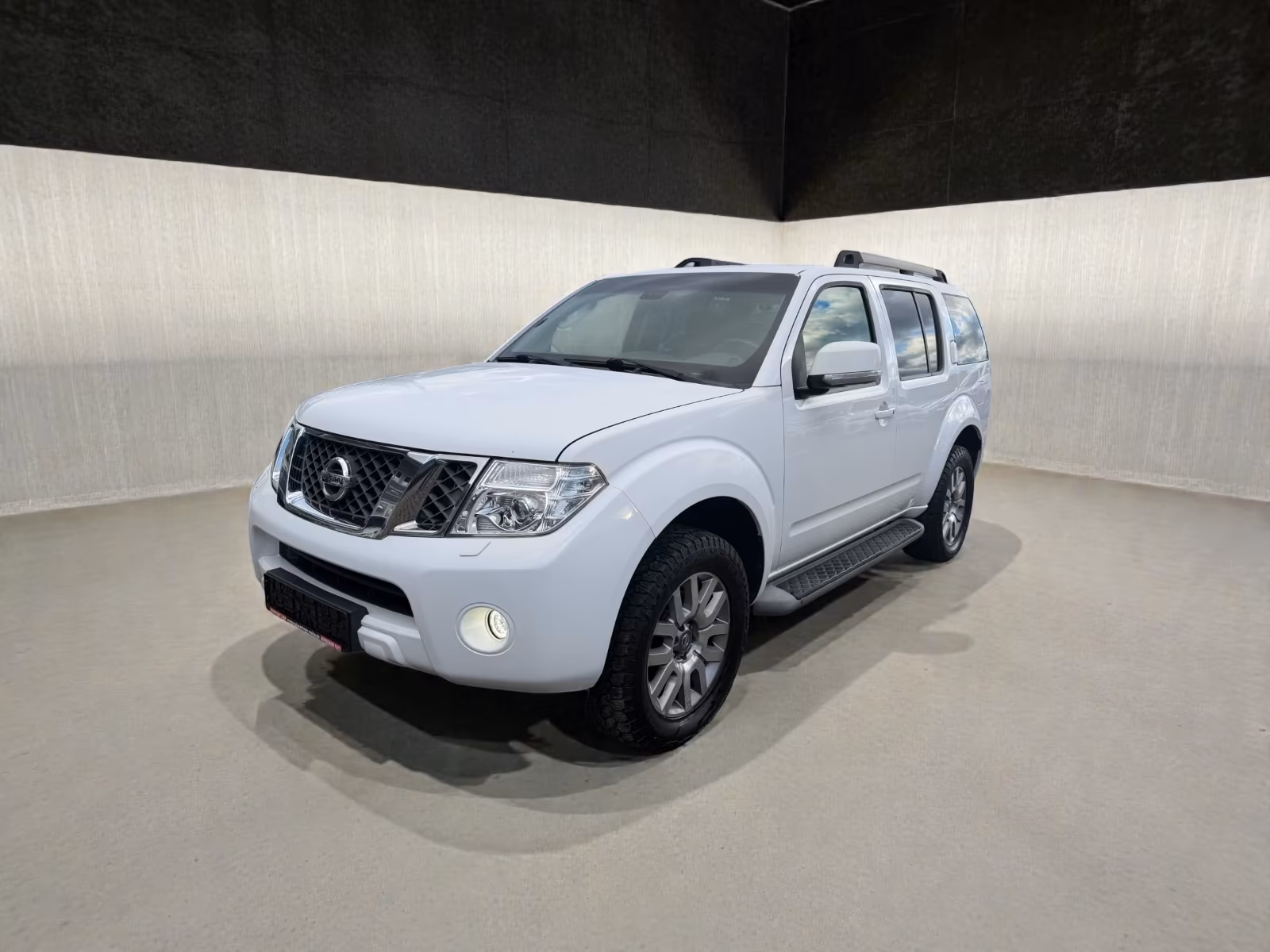 Nissan Pathfinder 2.5 dCi Automatik 7-Sitzer Leder AHK