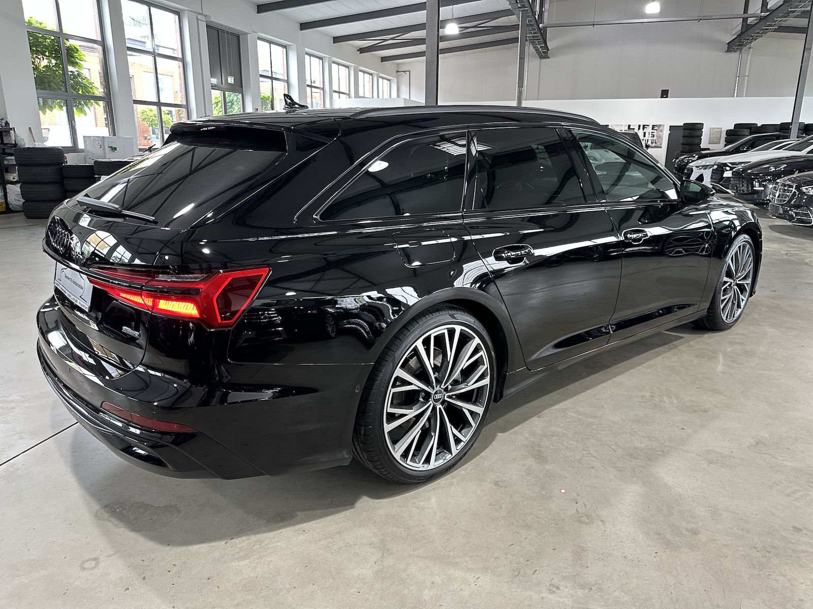 Fahrzeugabbildung Audi A6 Avant 45 TFSI quattro S line/Leder/Pano/´21/