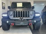Jeep Wrangler Unlimited Sahara - graue Jeep Wrangler