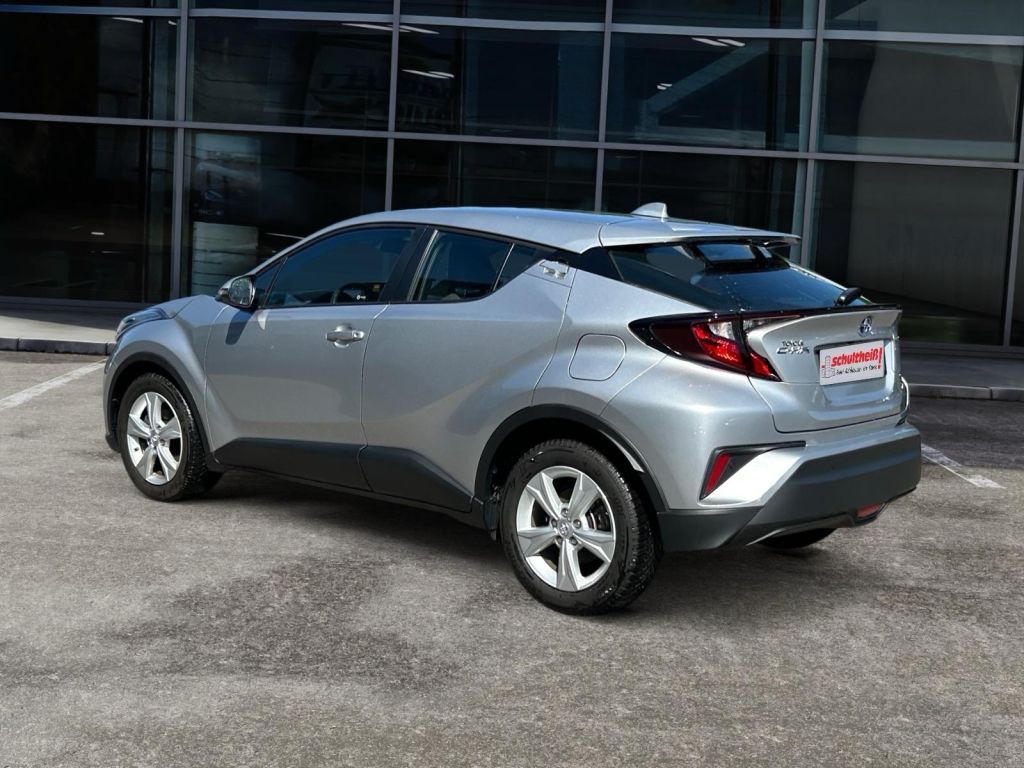 Fahrzeugabbildung Toyota C-HR Hybrid Business-Edition