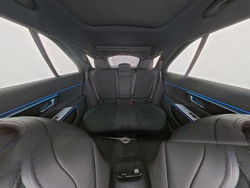 Mercedes-Benz E 220 T d , AMG NIGHT AHK DISTR KAMERA PANO SPUR