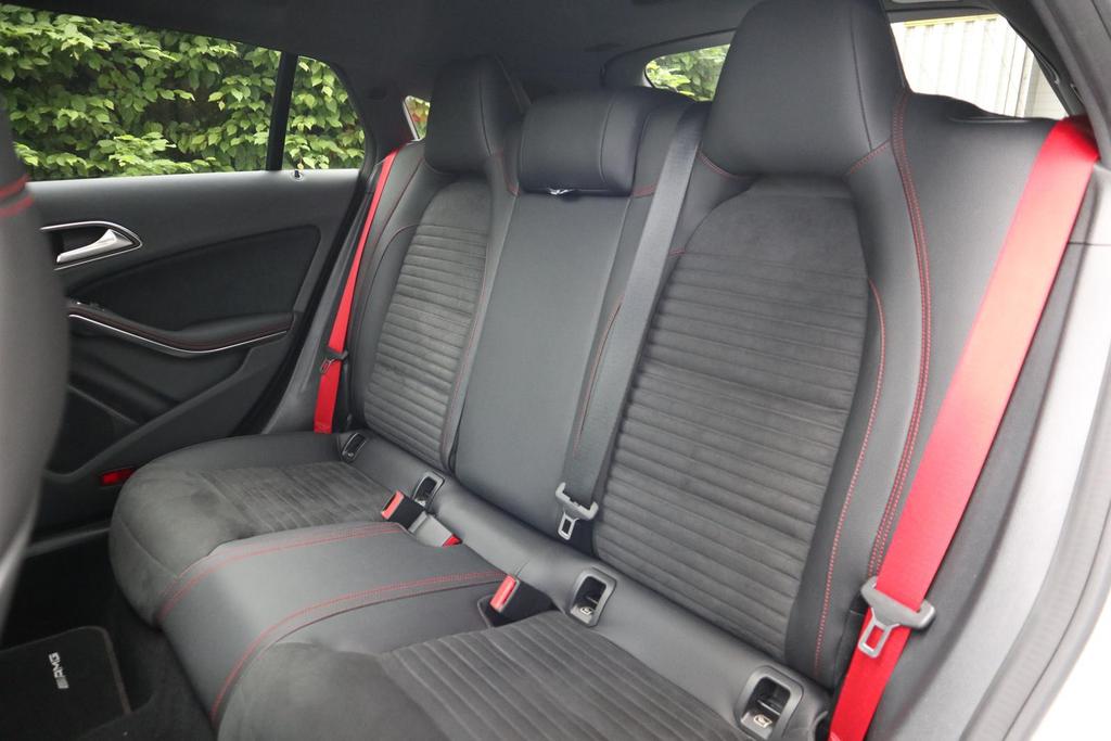 Mercedes-Benz CLA 45 AMG Shooting Brake