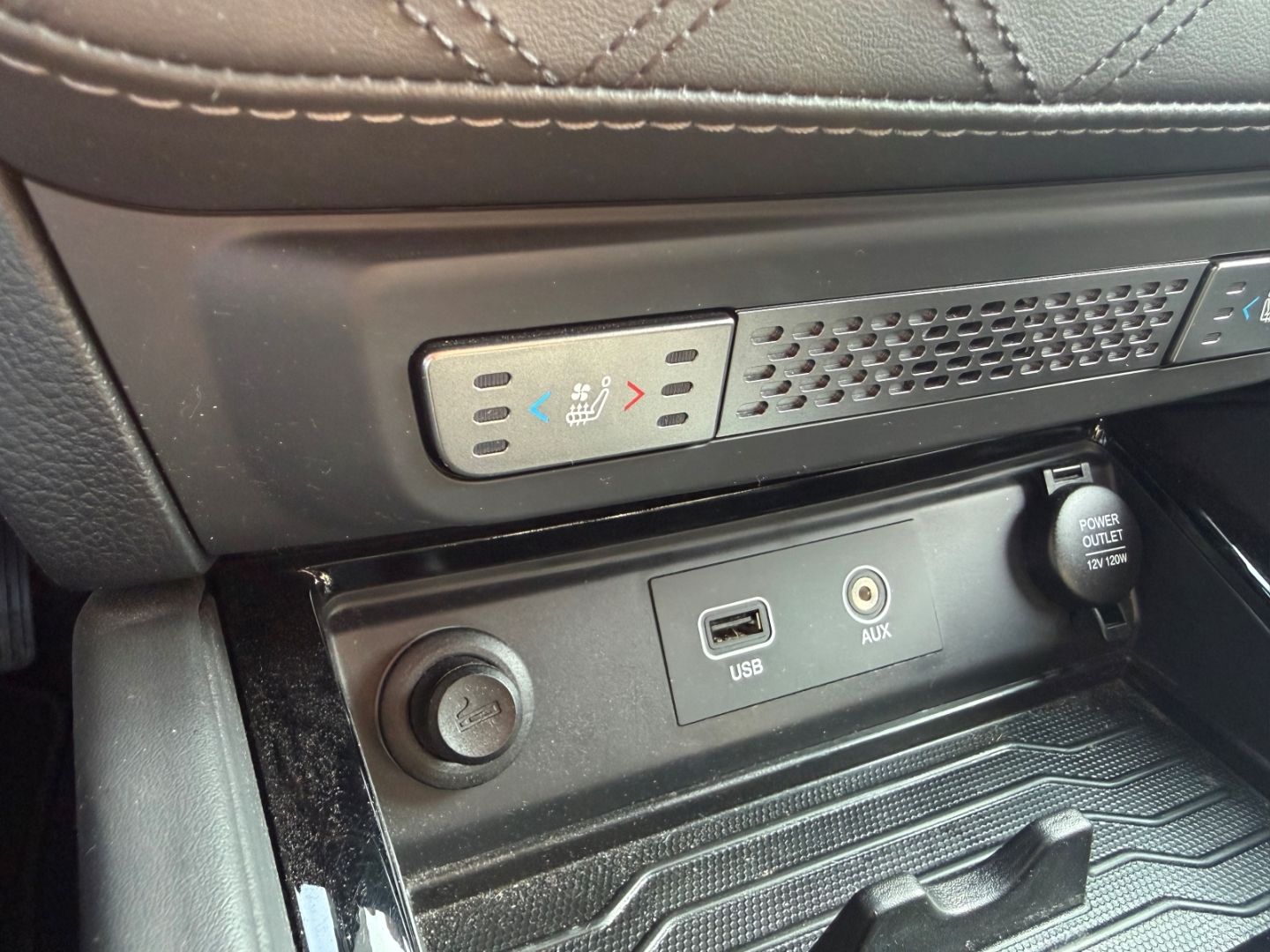 Fahrzeugabbildung KGM Rexton 2.2 AWD AT Sapphire Leder+SHZ+LHZ+Kamera