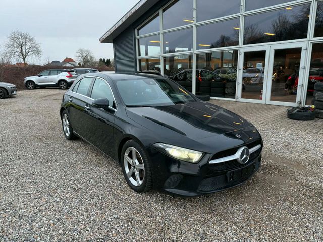 MERCEDES-BENZ A 200 A A 200 d aut. tech paket