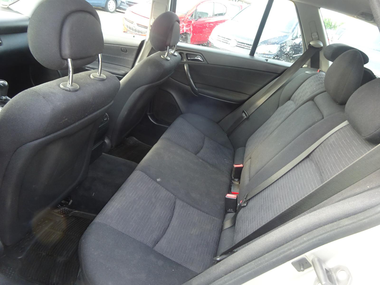 Mercedes-Benz C220 2005 — photo 8