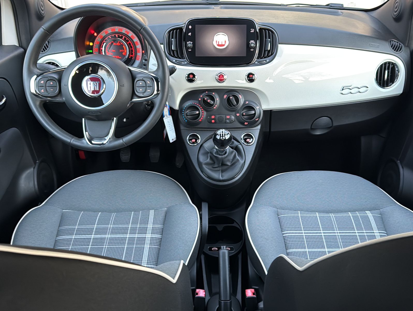 Fahrzeugabbildung Fiat 500 Lounge