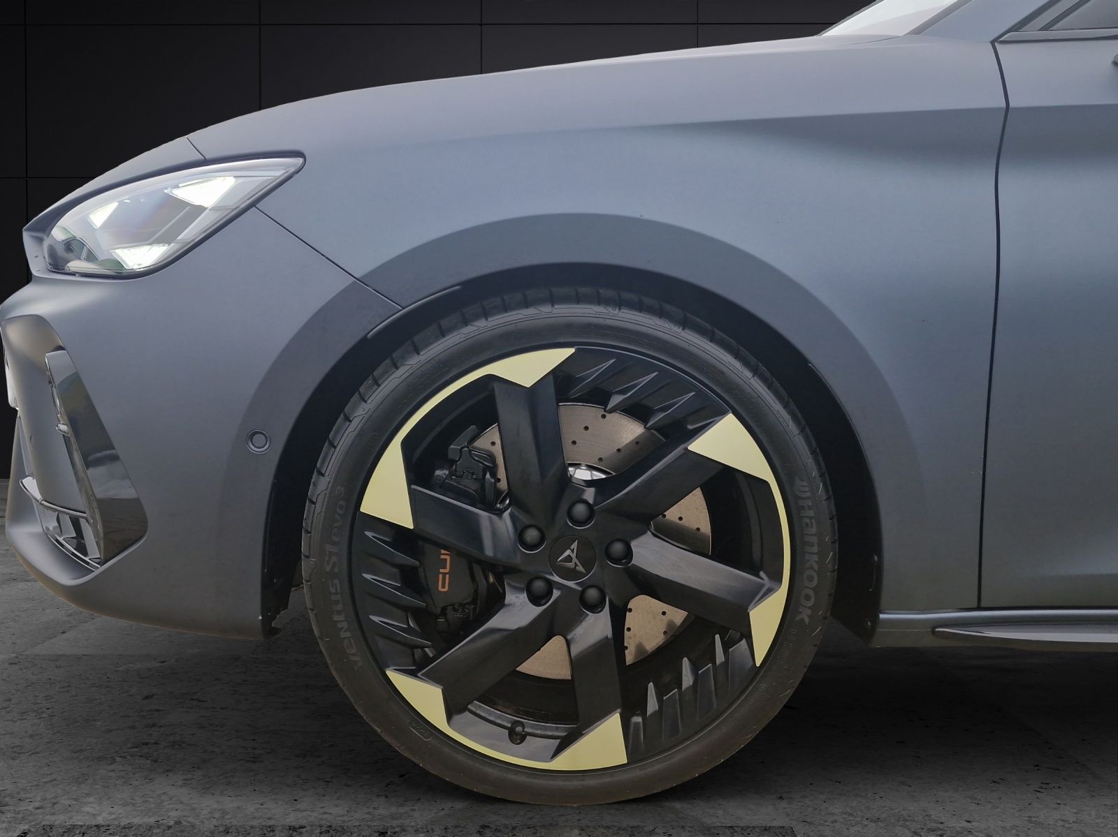 Fahrzeugabbildung CUPRA Leon Sportstourer 2.0 TSI 4Drive VZ AHZ Matrix P