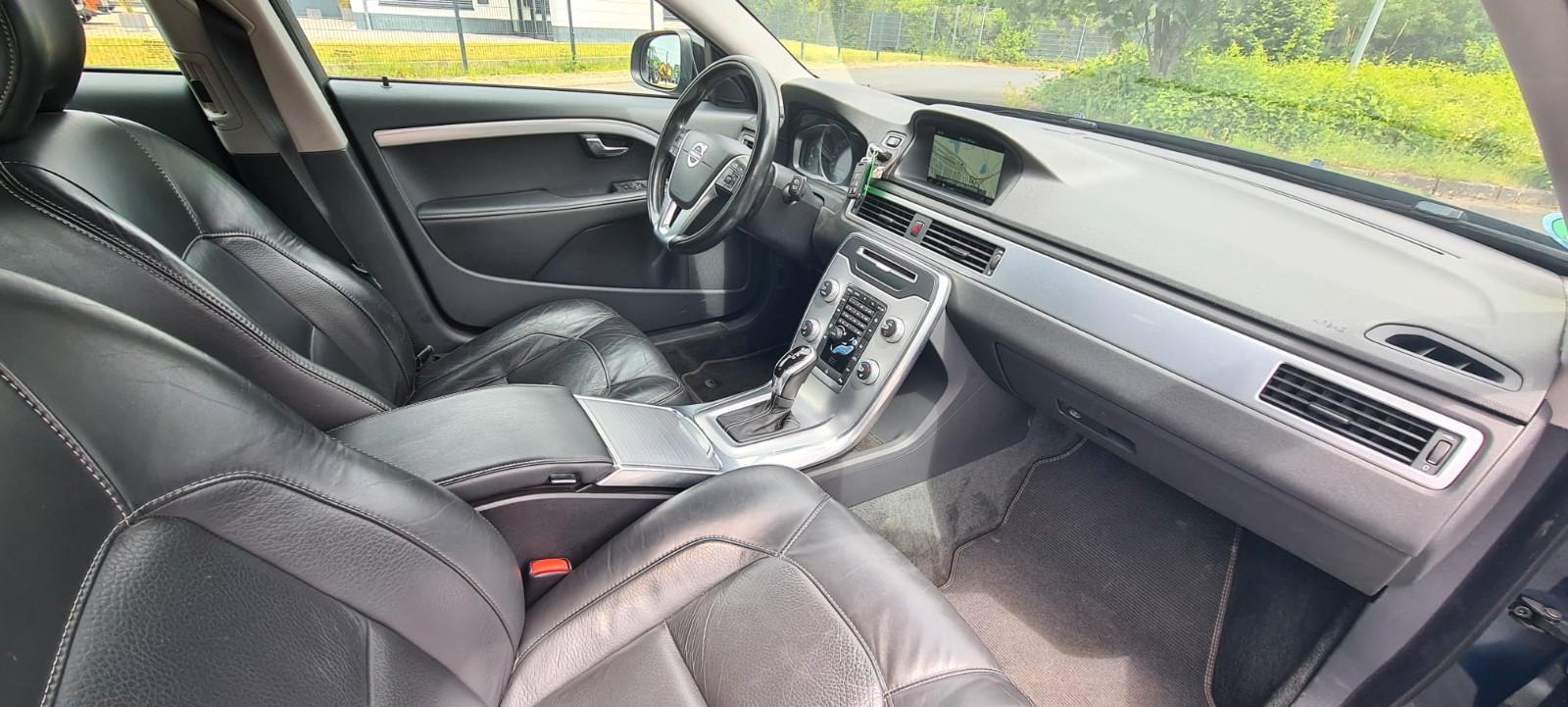 Volvo V70 2015 — photo 15