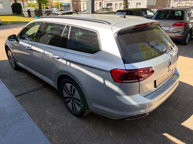 Fahrzeugabbildung Volkswagen Passat Var. GTE Hybrid+Aut.+Navi+1.Hand+CarPlay