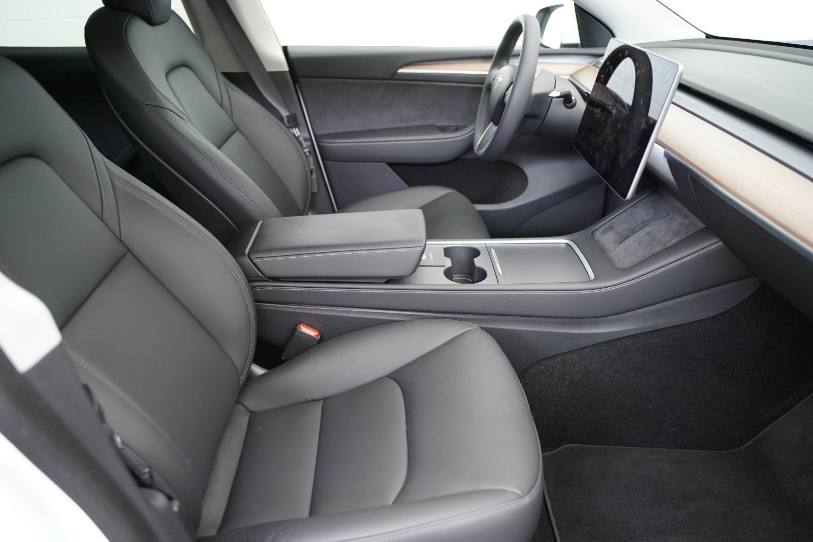Tesla Model Y Standard Range RWD 20-Zoll AHK foto 15
