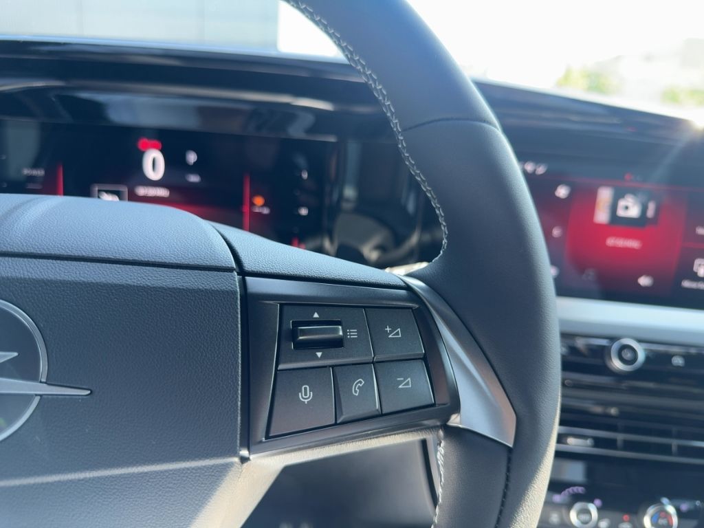 Fahrzeugabbildung Opel Mokka Ultimate Massage SHZ RFK MATRIX