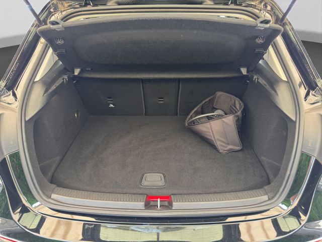 Fahrzeugabbildung Mercedes-Benz A 250 e Style+Leder+Navi+LED+MBUX+DAB