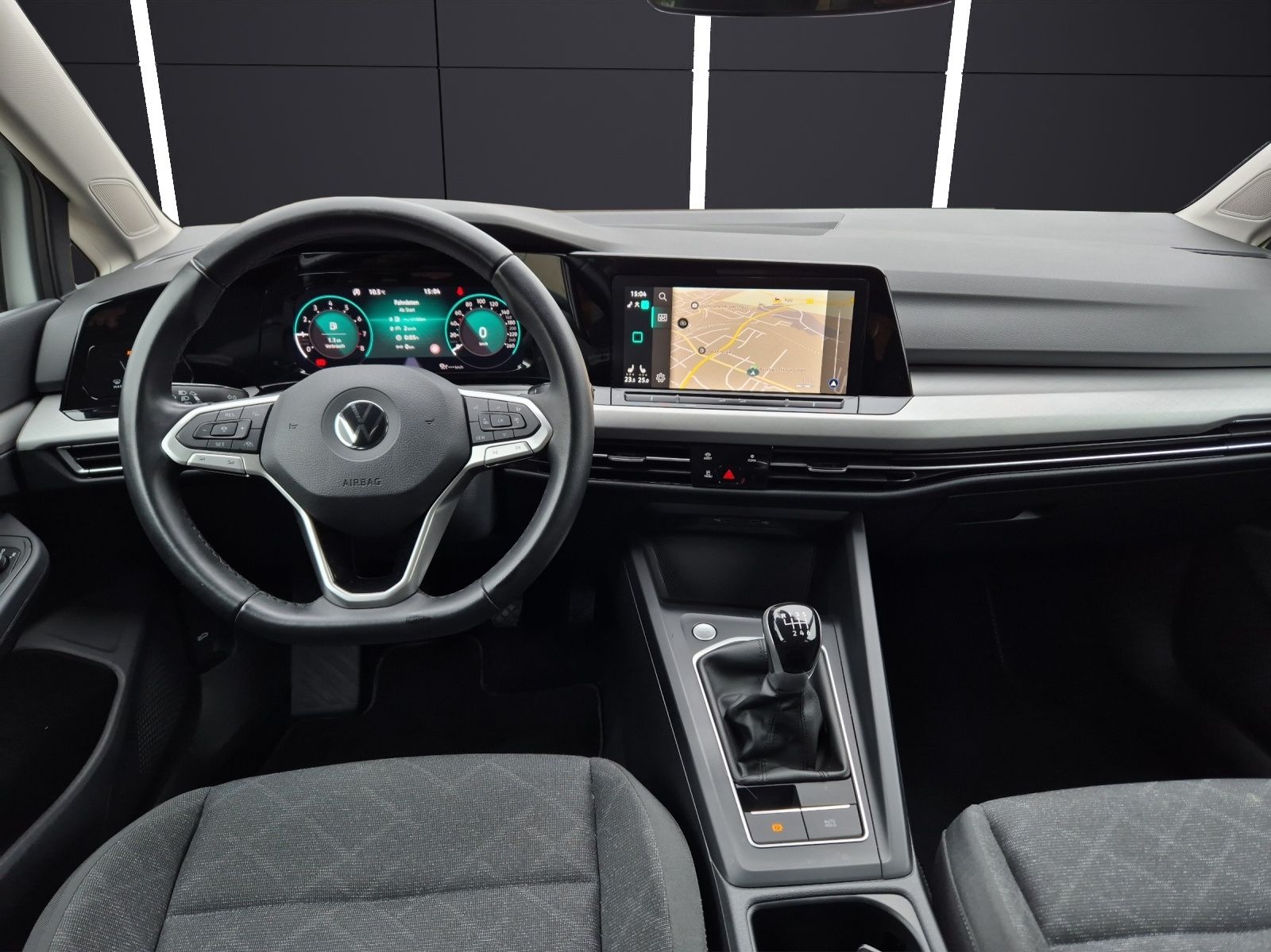 Fahrzeugabbildung Volkswagen Golf VIII Variant Life TSI NAVI CLIMA ACC SH