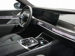 Fahrzeugabbildung BMW i7 M70 xDrive EXECUTiVE THEATRE B&W DIAMOND SKY