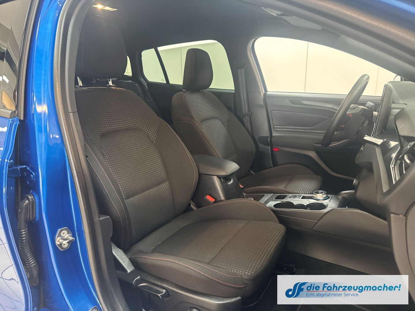 Fahrzeugabbildung Ford Focus Turnier ST-Line Navi LED ACC Apple CarPlay