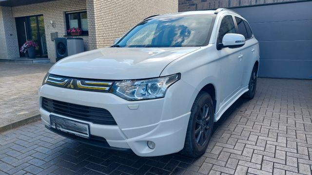 Mitsubishi Outlander 2.2 DI-D Instyle ClearTec 4WD 7-Sitzer