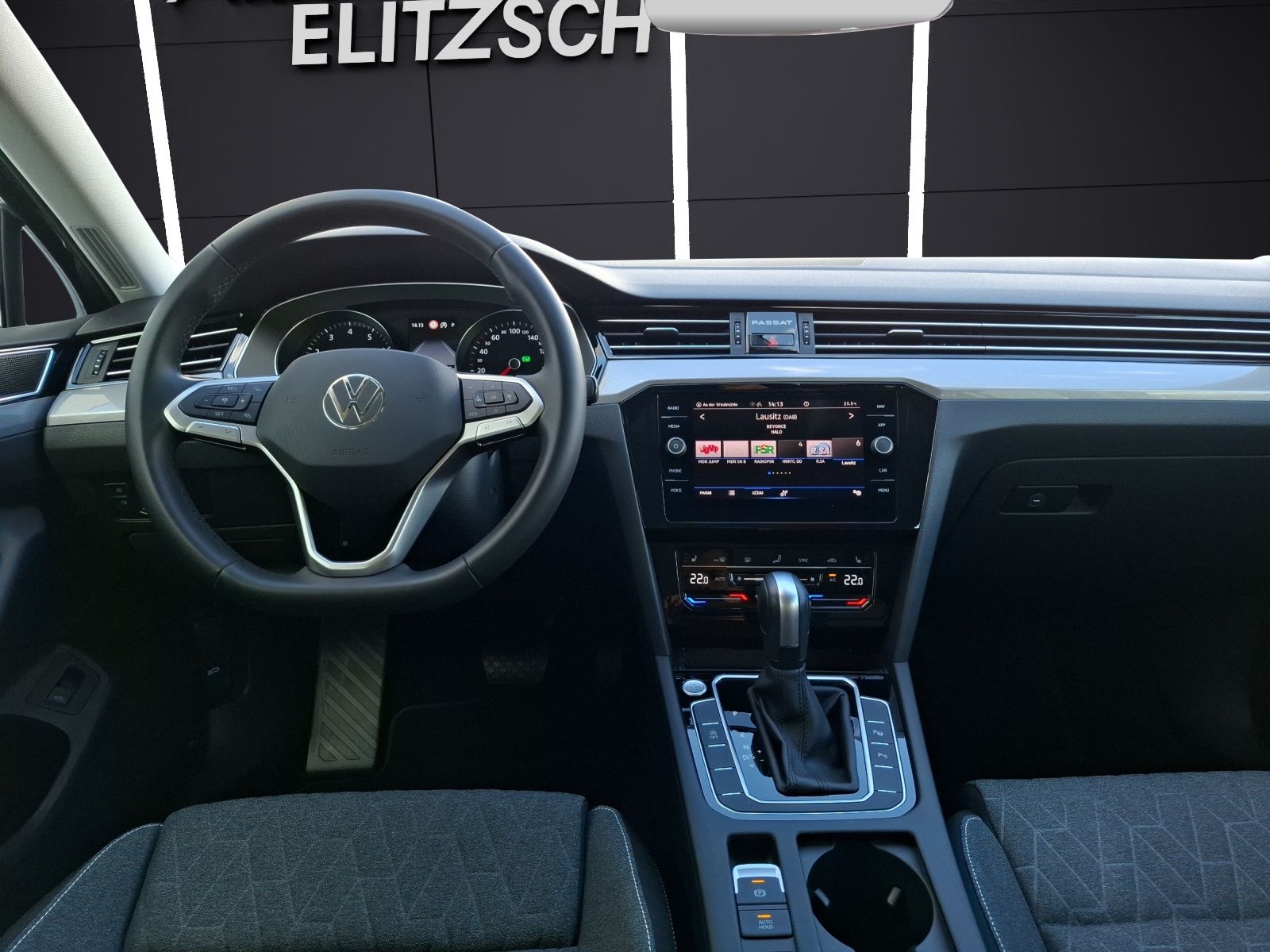 Fahrzeugabbildung Volkswagen Passat Variant TSI Business DSG STH Matrix Navi