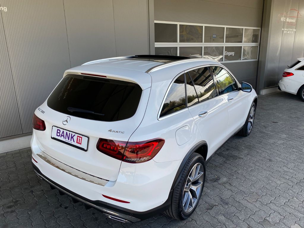 Image of Mercedes-Benz GLC 300