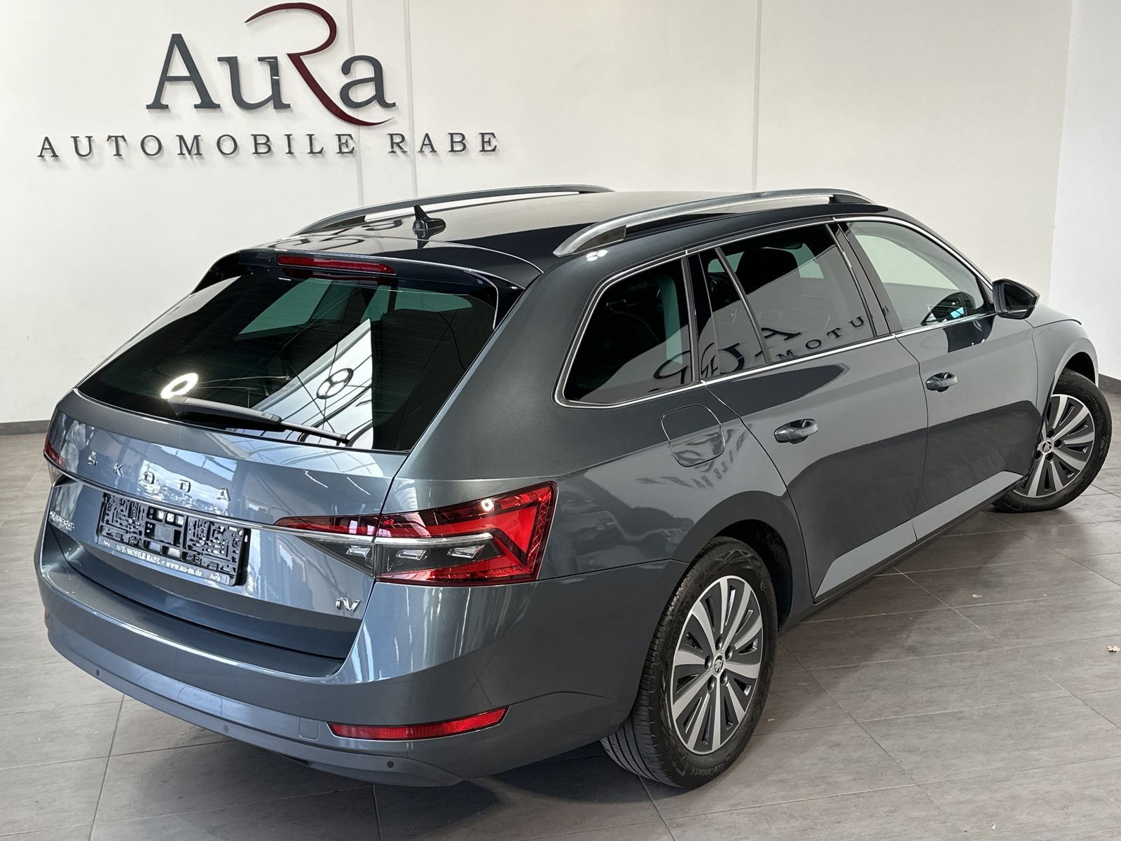 Fahrzeugabbildung SKODA Superb Combi 1.4 TSI DSG Style iV NAV+LED+AHK+PP
