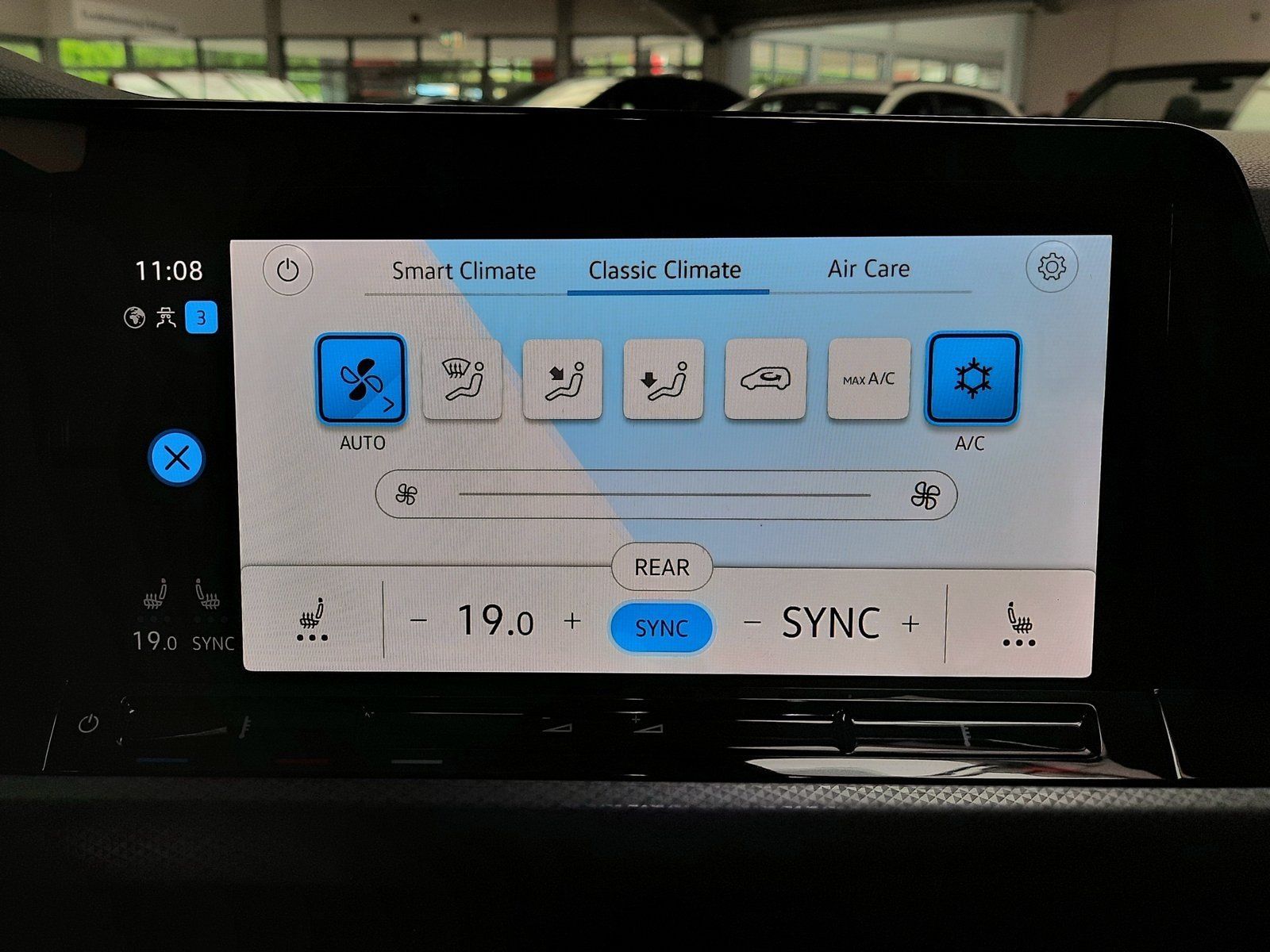 Fahrzeugabbildung Volkswagen Golf Active TDI DSG *AHK*Panodach*Navi*Cam*LED*