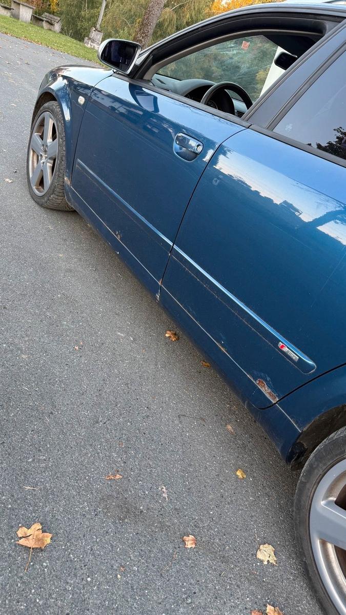 Audi A4 2004 — photo 6