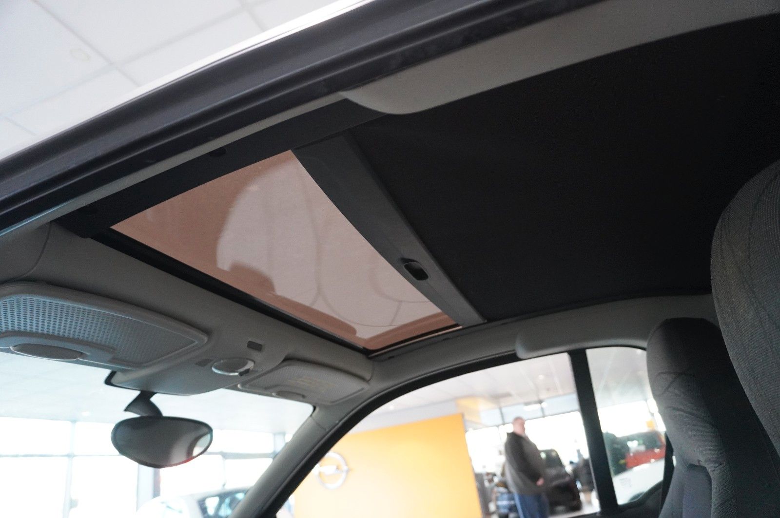 Fahrzeugabbildung Smart ForTwo 1.0 COUPE PASSION AUTOM. KLIMA/PANO/RADIO