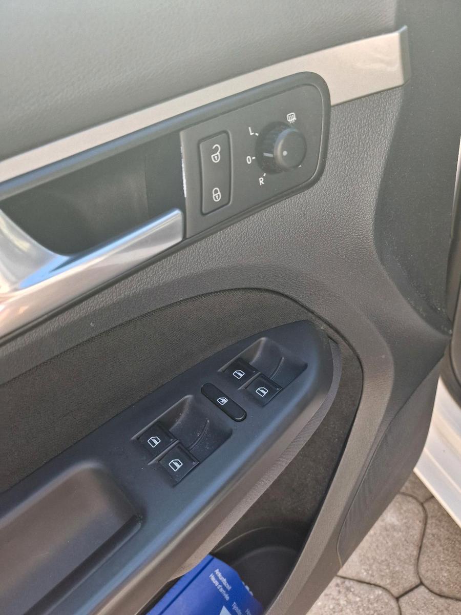 Volkswagen Touran 2009 — photo 8