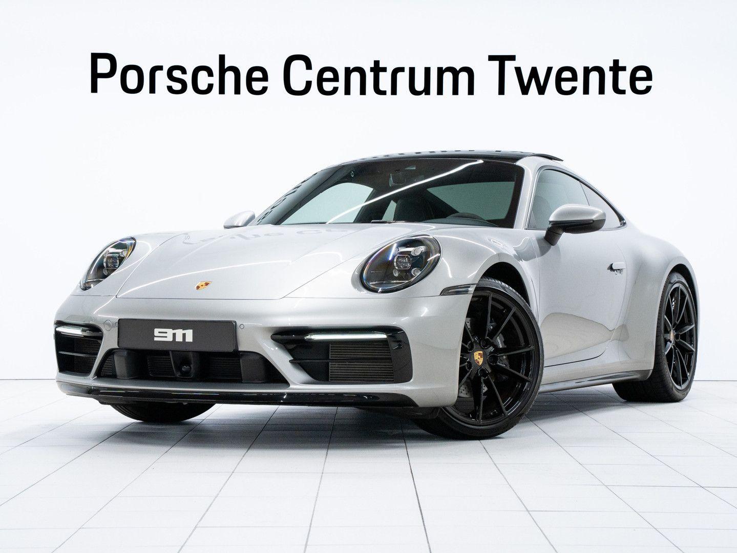 Porsche 992 Carrera 4