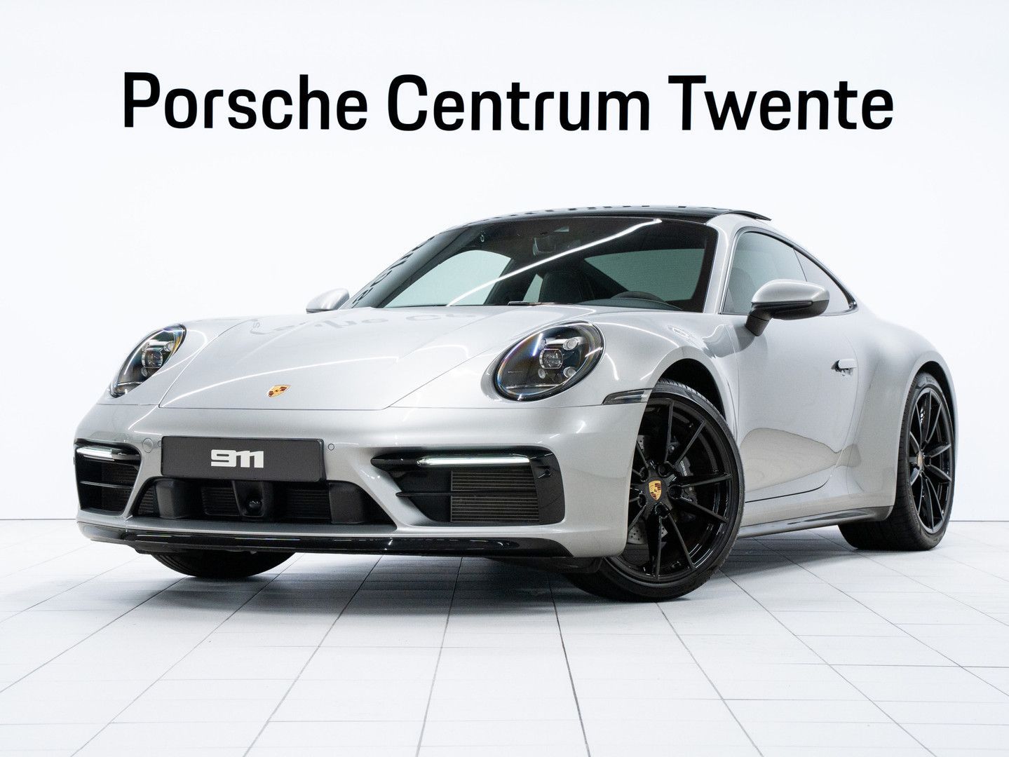 PORSCHE 992 Carrera 4