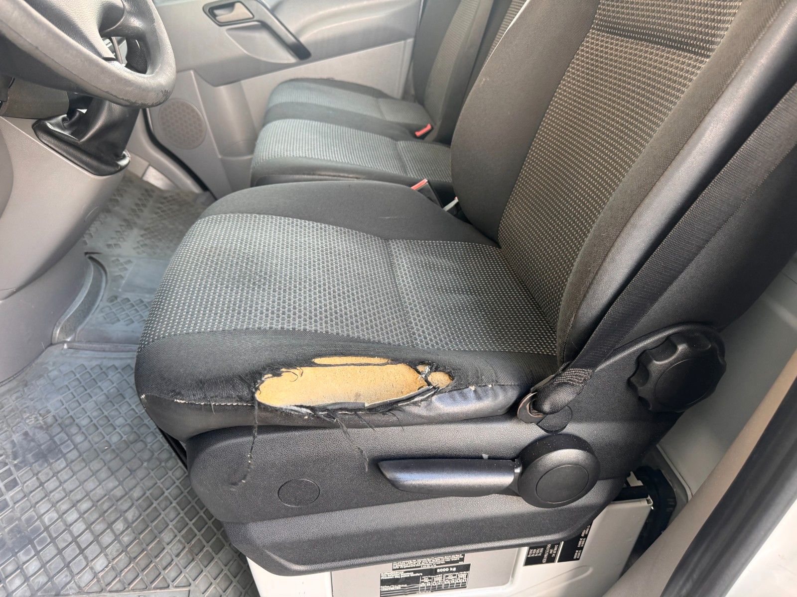 Fahrzeugabbildung Mercedes-Benz Sprinter 516 CDI 4325 Möbelkoffer Treppe
