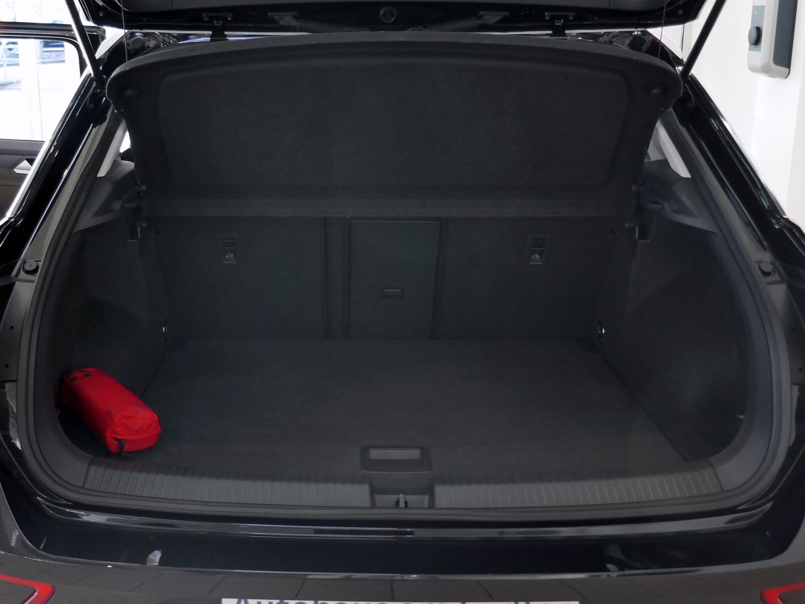 Fahrzeugabbildung Volkswagen T-Roc Style 2.0 TDI DSG | LED RFK ACC Navi