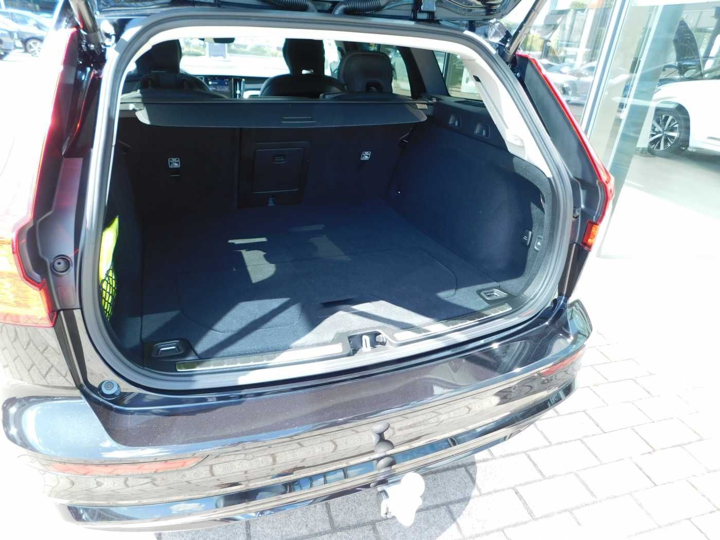 Fahrzeugabbildung Volvo V60 B4 B DKG Plus Dark