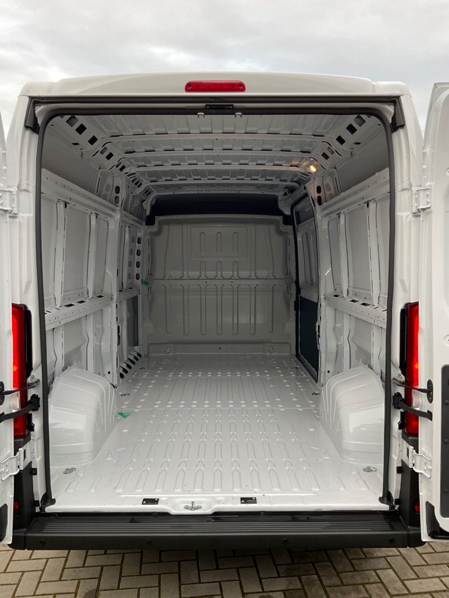 Fahrzeugabbildung Citroën Jumper 2.2, 35 L3 H2, DAB,Telefon,Einparkhilfe